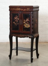 A JAPANESE LACQUERED CABINETA