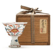 A JAPANESE PORCELAIN OCTAGONAL