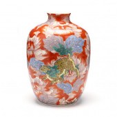 A JAPANESE PORCELAIN VASE WITH