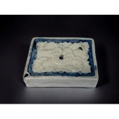 A JAPANESE PORCELAIN WATER DRO