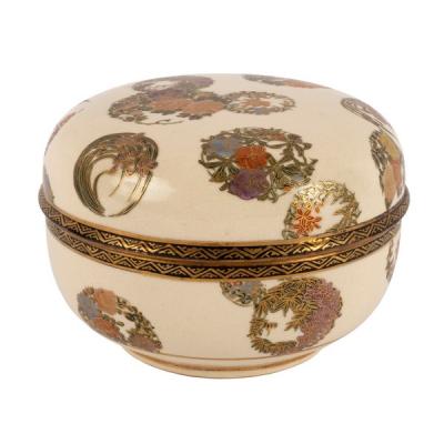 A Japanese Satsuma circular bowl