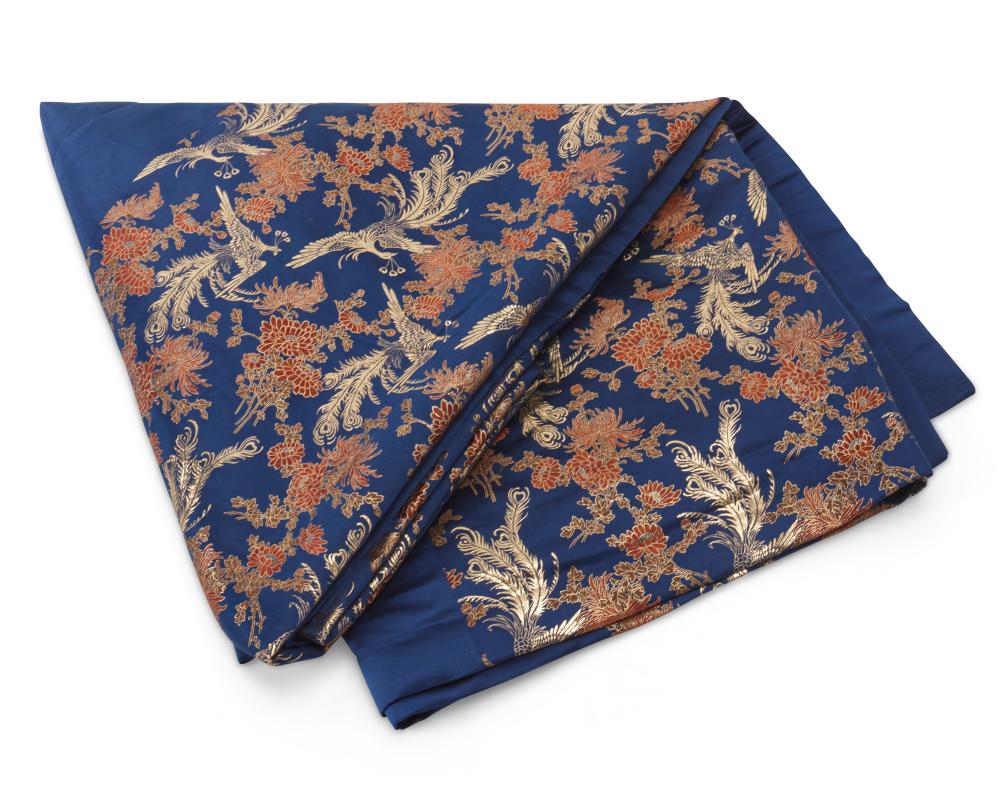 A JAPANESE-STYLE SILK BEDSPREADA