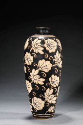 A JIZHOU TYPE CARVED 'FLORAL'