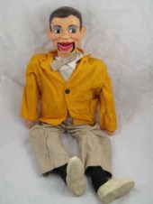 A Jutro celebrity ventriloquis