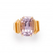 A KUNZITE AND FOURTEEN KARAT G