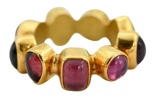 A LA PAGODE 22KT. CABOCHON GARNET
