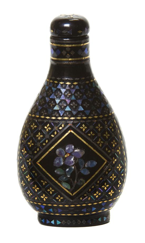 A Lac Burgaute Snuff Bottle of pear