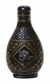 A Lac Burgaute Snuff Bottle of