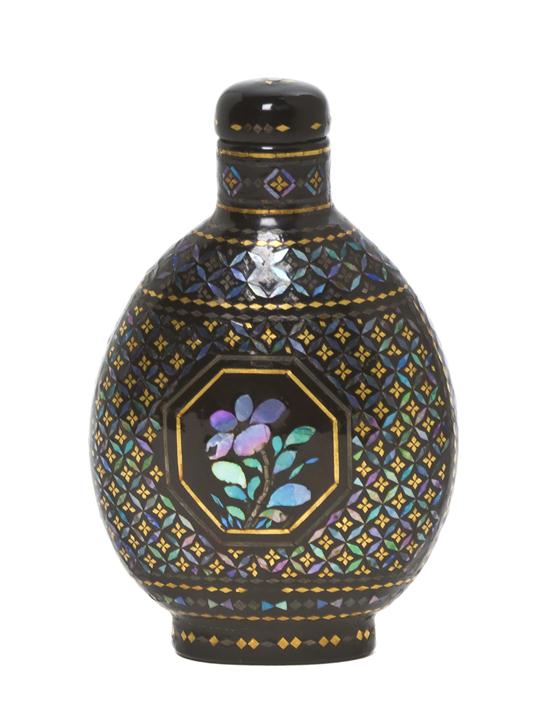 A Lac Burgaute Snuff Bottle of