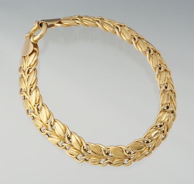 A Ladies' 14k Gold Bracelet 14k