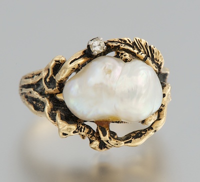A Ladies' Baroque Pearl Ring 14k