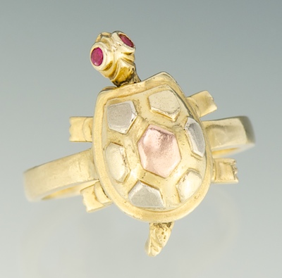 A Ladies' Gold Turtle Ring 14k