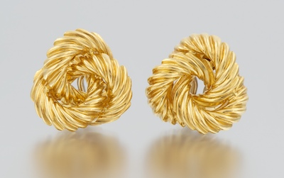 A Ladies' Italian 18k Gold Knot