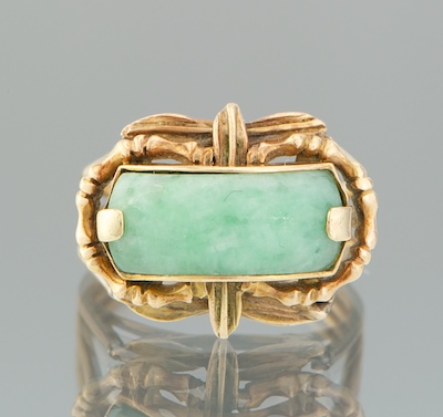 A Ladies' Jadeite and Gold Ring 14k