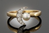 A Ladies' Pearl and Diamond Ki