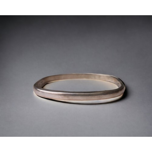 A LADIES STERLING SILVER
