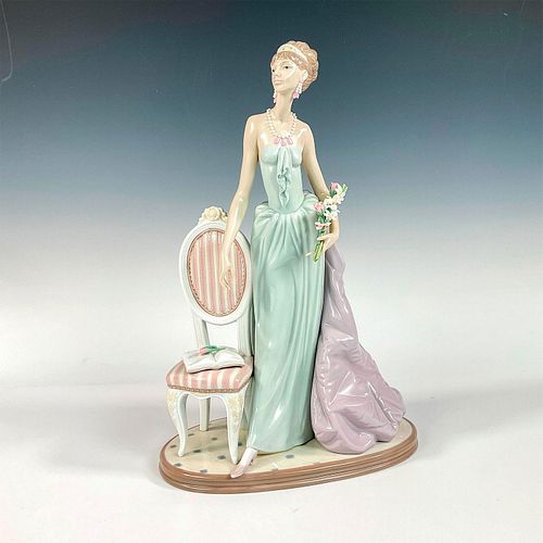 A LADY OF TASTE 1001495 - LLADRO