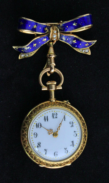 A lady's 18ct gold and blue