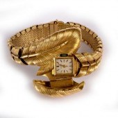 A lady's 18ct gold bracelet wa