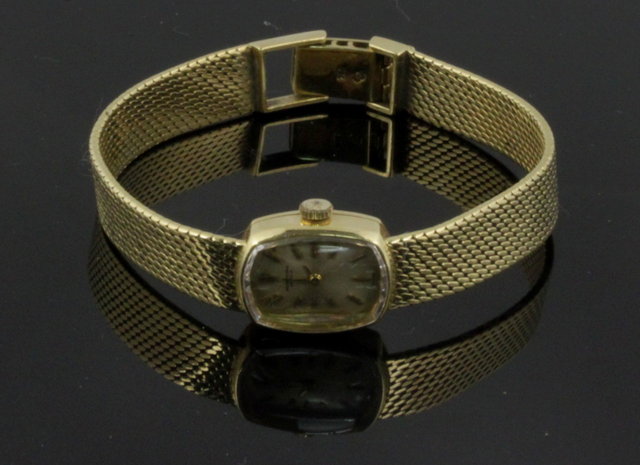 A lady's 18ct gold wristwatch by