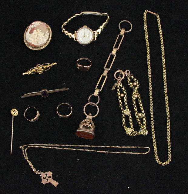 A lady's 9ct gold cased