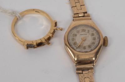 A lady's 9ct gold cased Vertex