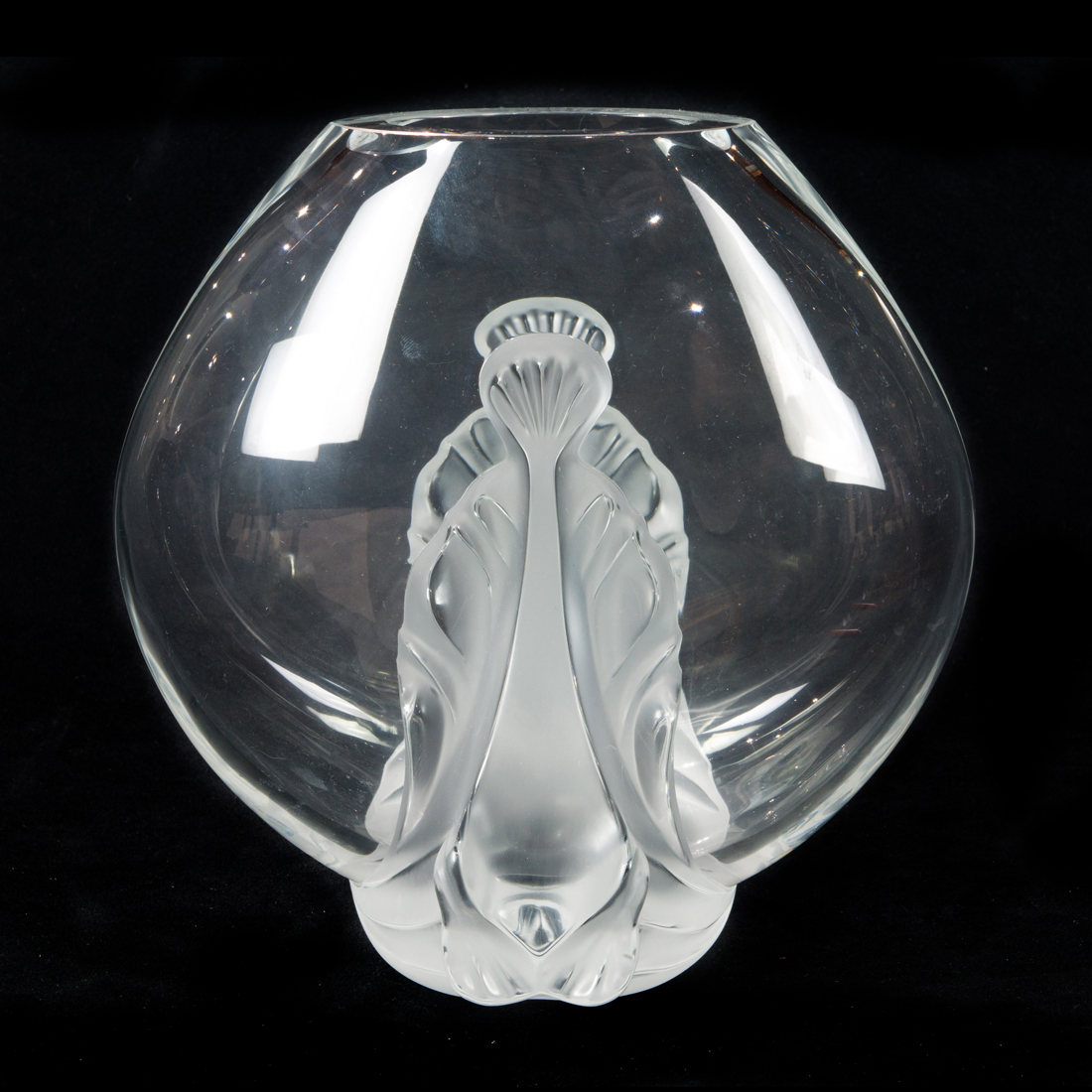 A LALIQUE CLEAR AND FROSTED GLASS