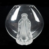 A LALIQUE CLEAR AND FROSTED GL