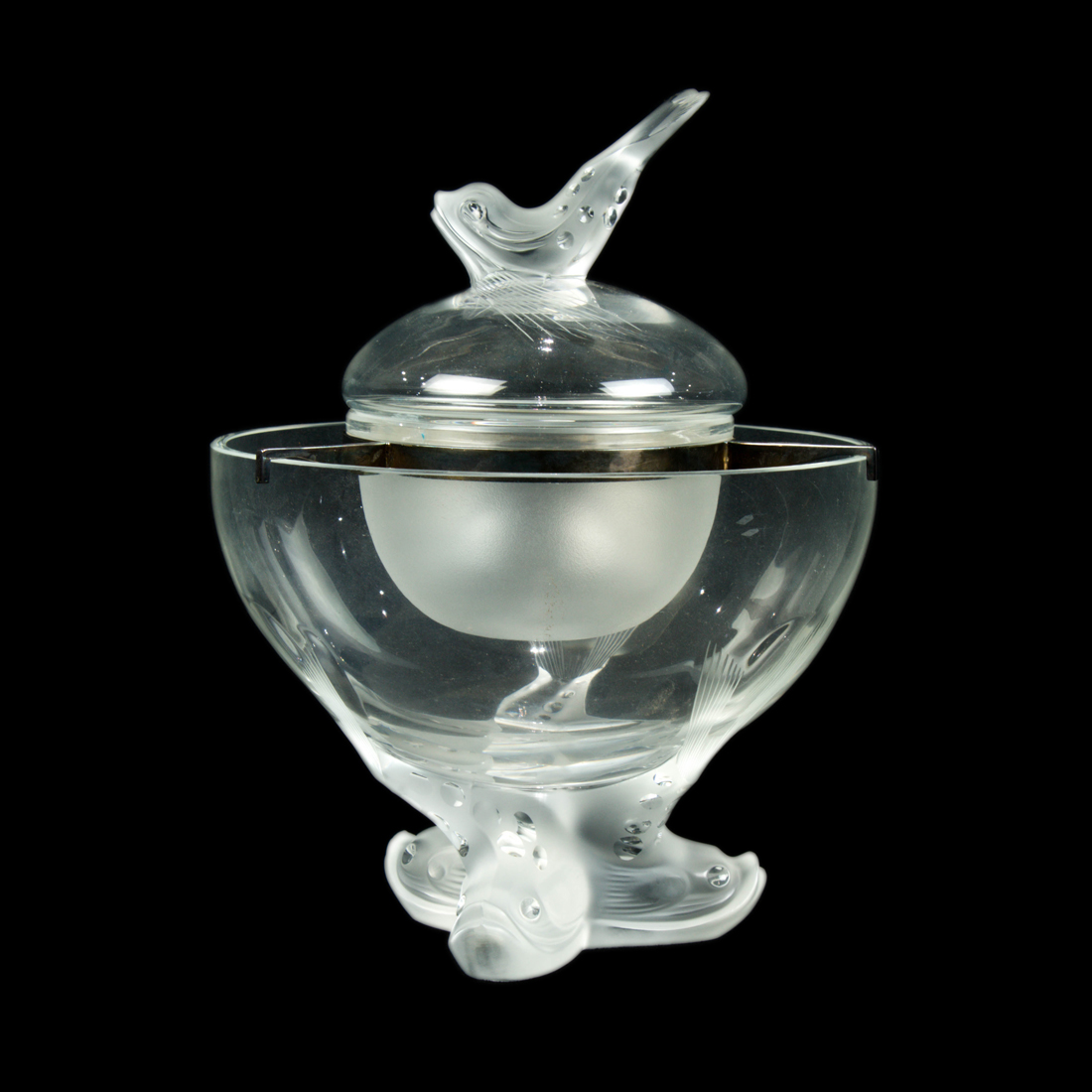 A LALIQUE CLEAR AND FROSTED GLASS