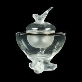 A LALIQUE CLEAR AND FROSTED GL