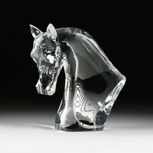A LALIQUE CRYSTAL "TÊTE DE