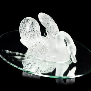 A Lalique Cygne Table Ornament