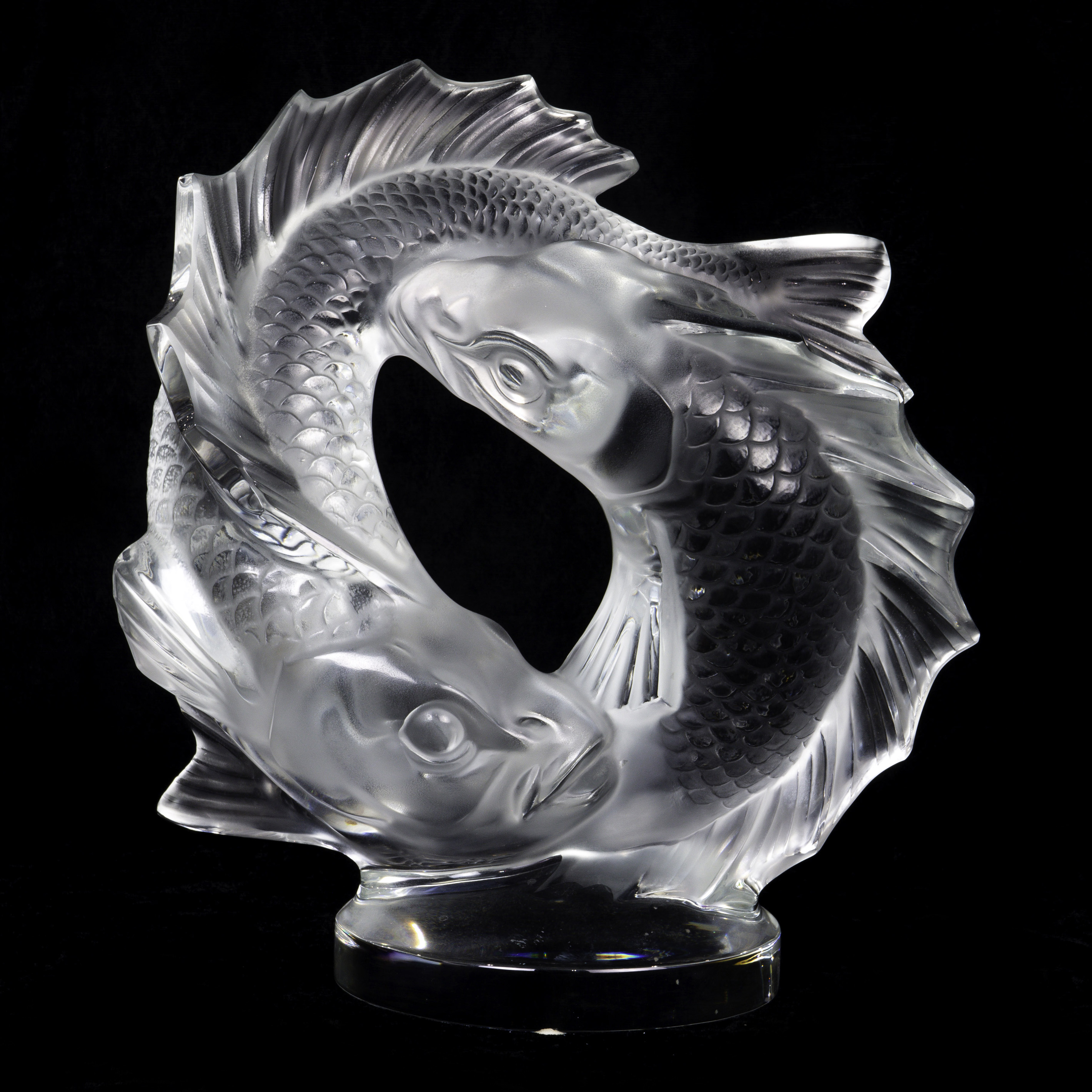 A LALIQUE DEUX POISSONS FROSTED