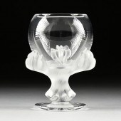 A LALIQUE FROSTED AND CLEAR CR
