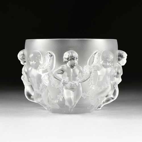 A LALIQUE FROSTED CRYSTAL
