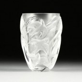 A LALIQUE FROSTED CRYSTAL "MAR