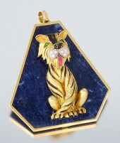 A Large 18k Gold Lion Brooch b