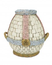 A LARGE AMPHORA POTTERY FLORET