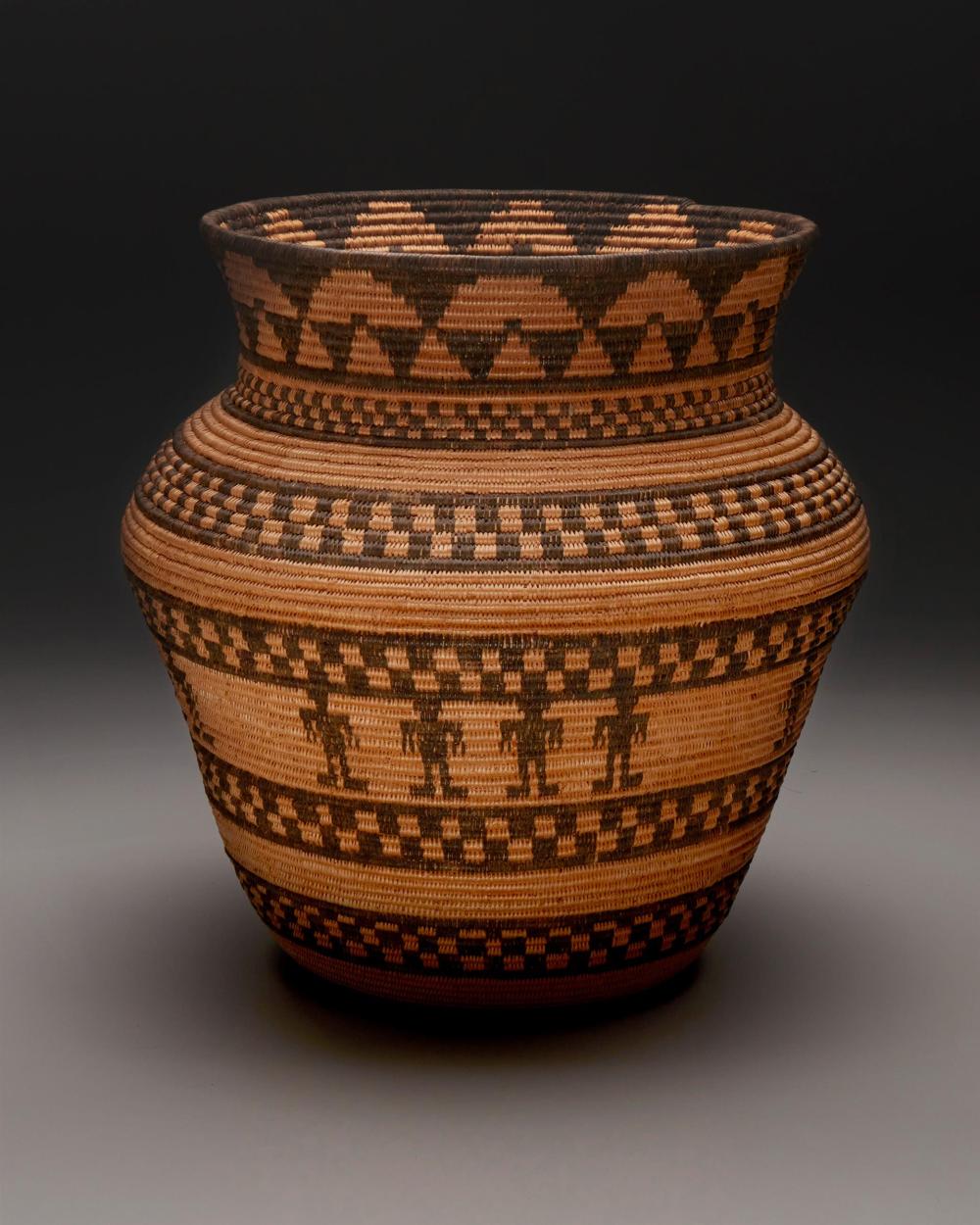 A LARGE APACHE OLLA BASKETA large