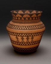 A LARGE APACHE OLLA BASKETA la