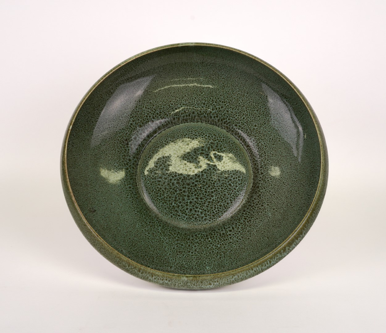 A LARGE BRETBY EARTHENWARE