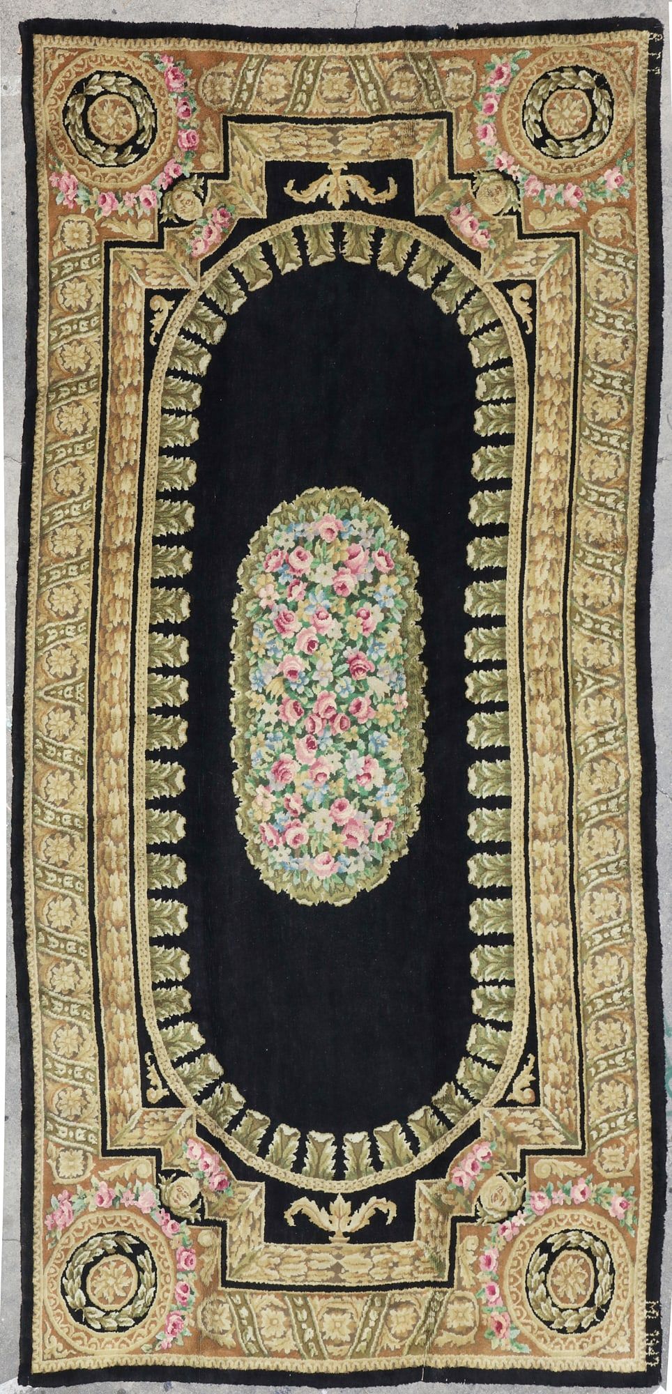 A LARGE CARPETA large