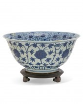 A LARGE CHINESE BLUE AND WHITE