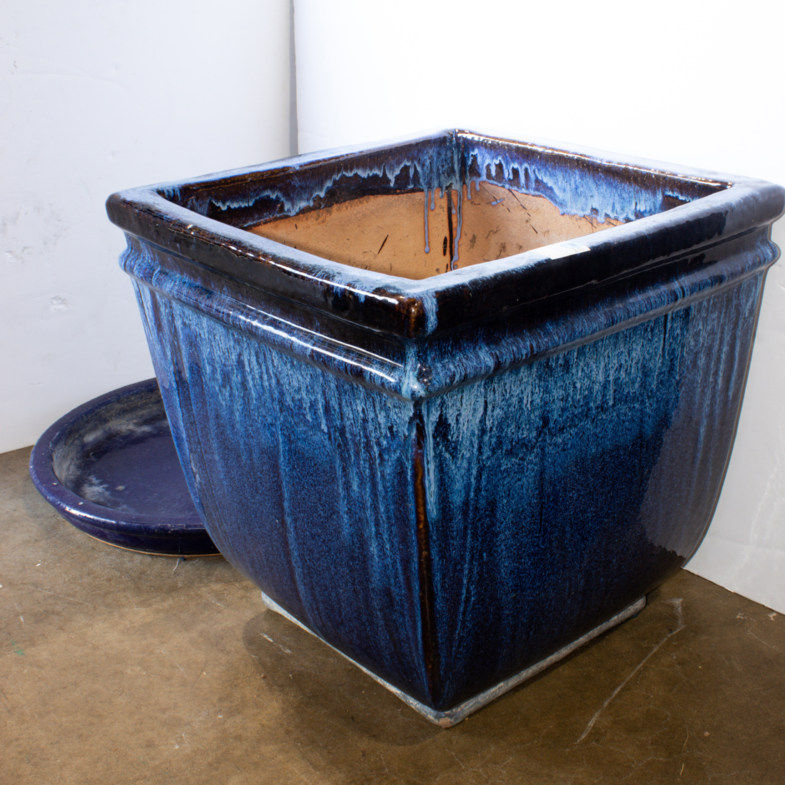 A LARGE CHINESE BLUE FLAMBE