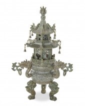 A LARGE CHINESE CARVED HARDSTO