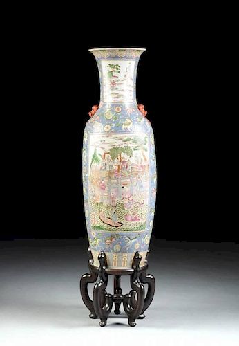 A LARGE CHINESE FAMILLE ROSE