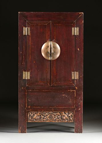 A LARGE CHINESE PAINTED AND