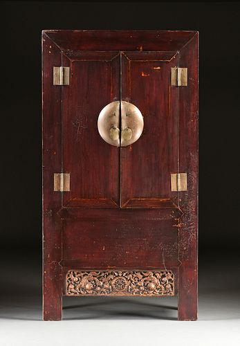 A LARGE CHINESE PAINTED AND