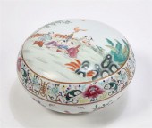 A LARGE CHINESE PORCELAIN CIRC