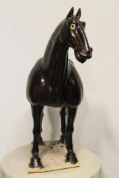A LARGE CHINESE TANG DYNASTY T
